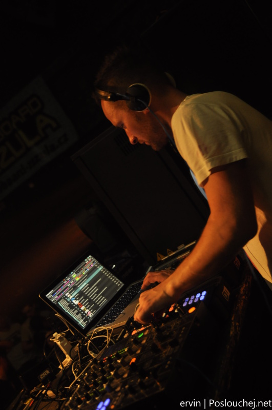 ELEKTRA W. PAN-POT (MOBILEE) - Pátek 14. 12. 2012